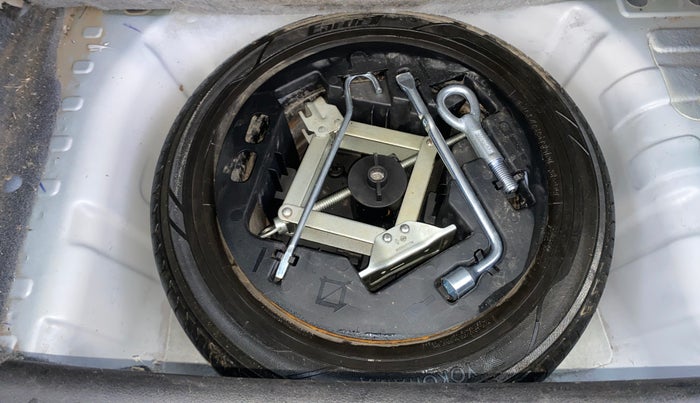 2016 Mahindra Kuv100 K6 5 STR, Petrol, Manual, 64,900 km, Spare Tyre