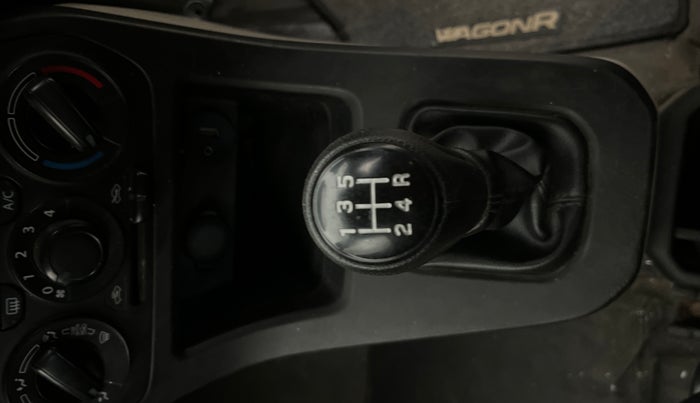 2019 Maruti New Wagon-R ZXI 1.2, CNG, Manual, 97,886 km, Gear Lever