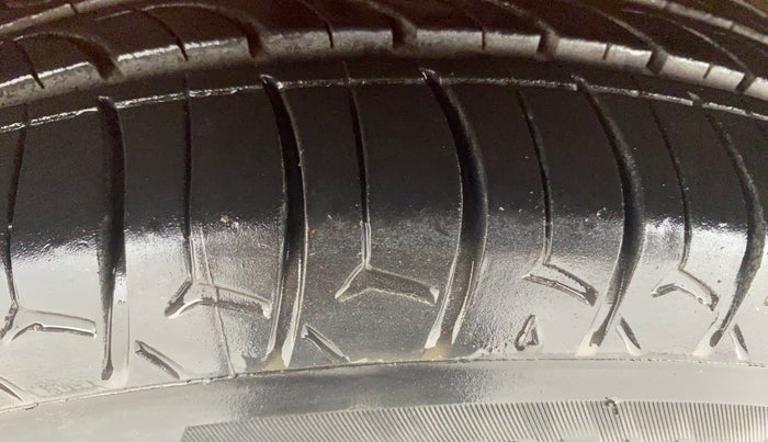 2019 Hyundai Grand i10 SPORTZ AT 1.2 KAPPA VTVT, Petrol, Automatic, 92,544 km, Left Front Tyre Tread