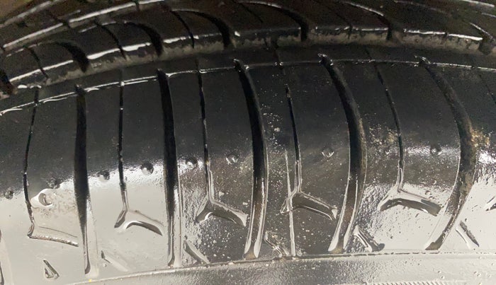 2019 Hyundai Grand i10 SPORTZ AT 1.2 KAPPA VTVT, Petrol, Automatic, 92,544 km, Left Rear Tyre Tread