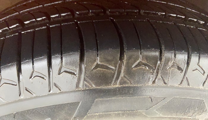 2019 Hyundai Grand i10 SPORTZ AT 1.2 KAPPA VTVT, Petrol, Automatic, 92,544 km, Right Front Tyre Tread