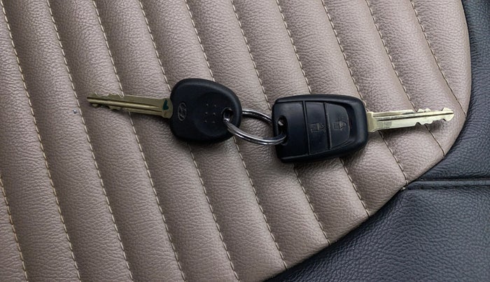 2019 Hyundai Grand i10 SPORTZ AT 1.2 KAPPA VTVT, Petrol, Automatic, 92,544 km, Key Close Up