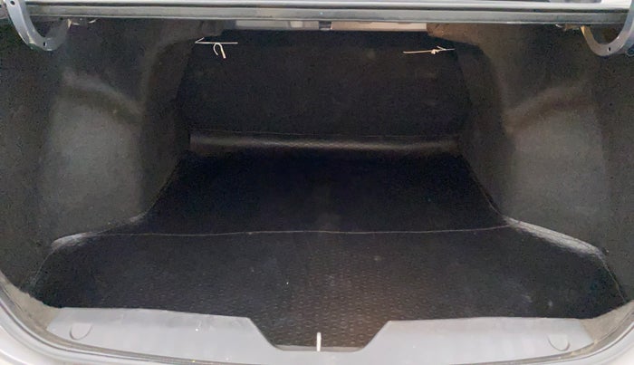 2018 Maruti Ciaz ZETA 1.4  AT PETROL, Petrol, Automatic, 92,406 km, Boot Inside
