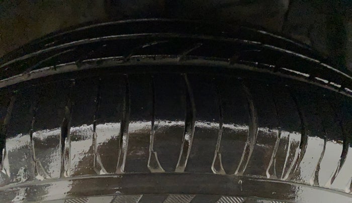 2018 Maruti Ciaz ZETA 1.4  AT PETROL, Petrol, Automatic, 92,406 km, Right Front Tyre Tread
