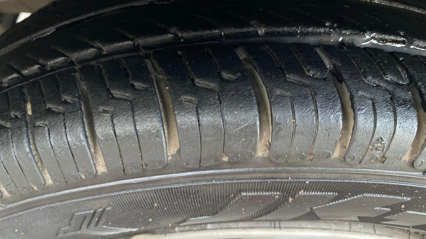 2018 Datsun Redi Go T(O) 1.0 AMT, Petrol, Automatic, 35,150 km, Left Front Tyre Tread
