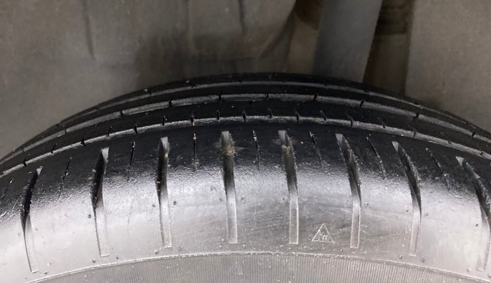 2021 Maruti Swift ZXI AMT, Petrol, Automatic, 14,575 km, Left Rear Tyre Tread