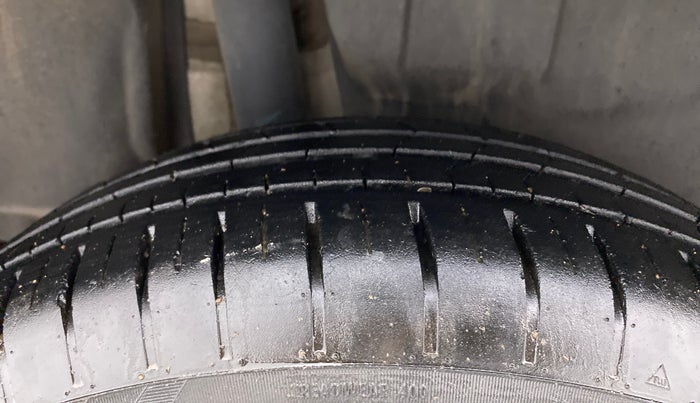 2021 Maruti Swift ZXI AMT, Petrol, Automatic, 14,575 km, Right Rear Tyre Tread