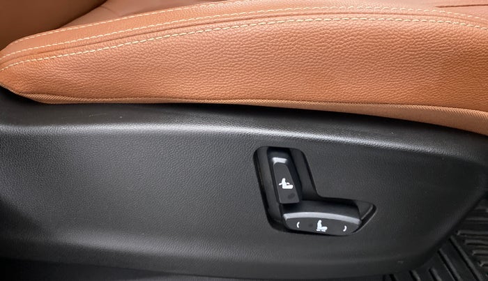 2020 MG HECTOR PLUS SHARP DCT, Petrol, Automatic, 11,428 km, Driver Side Adjustment Panel