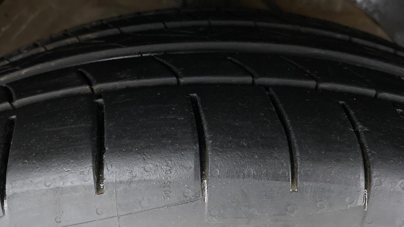 2020 MG HECTOR PLUS SHARP DCT, Petrol, Automatic, 11,428 km, Right Front Tyre Tread