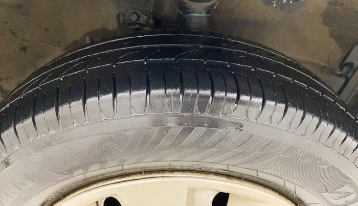 2014 Maruti Wagon R 1.0 LXI, Petrol, Manual, 34,703 km, Right Front Tyre Tread