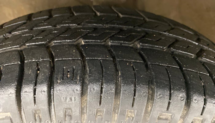 2010 Maruti Alto LXI, Petrol, Manual, 29,147 km, Left Front Tyre Tread