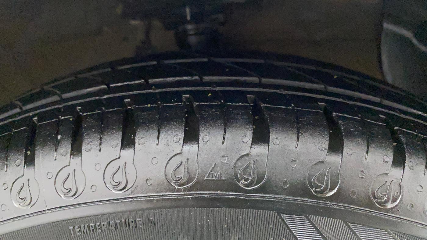 2018 Hyundai Xcent SX 1.2, Petrol, Manual, 60,415 km, Right Front Tyre Tread