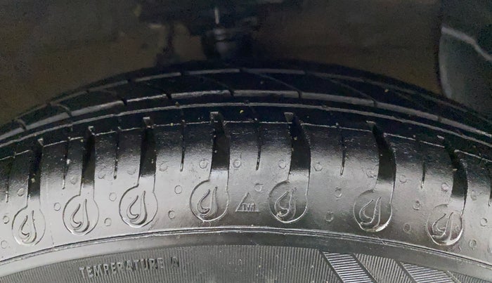 2018 Hyundai Xcent SX 1.2, Petrol, Manual, 60,415 km, Right Front Tyre Tread