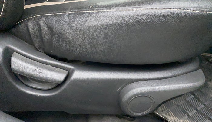 2018 Hyundai Xcent SX 1.2, Petrol, Manual, 60,415 km, Driver Side Adjustment Panel