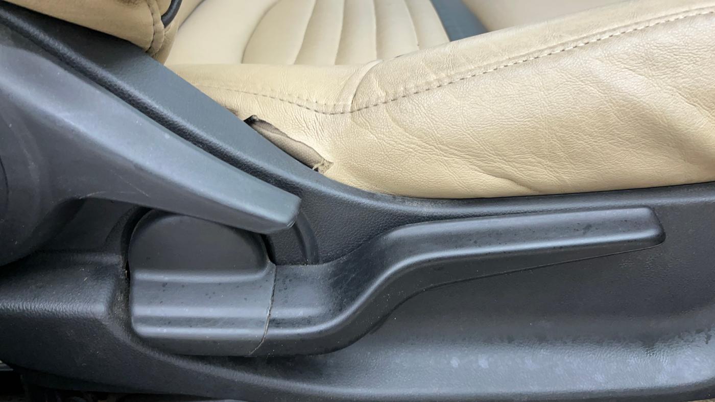 2019 Honda Amaze 1.2L I-VTEC S, CNG, Manual, 62,286 km, Driver Side Adjustment Panel