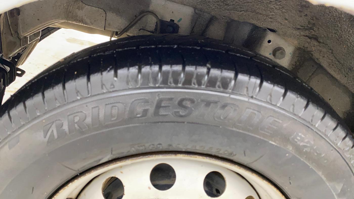 2016 Hyundai Eon ERA +, Petrol, Manual, 1,11,041 km, Right Rear Tyre Tread