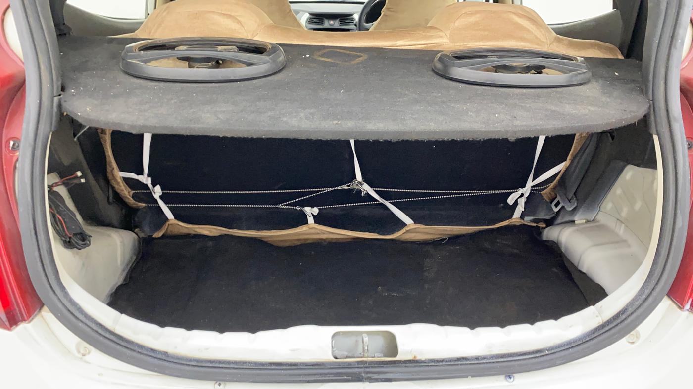 2016 Hyundai Eon ERA +, Petrol, Manual, 1,11,041 km, Boot Inside