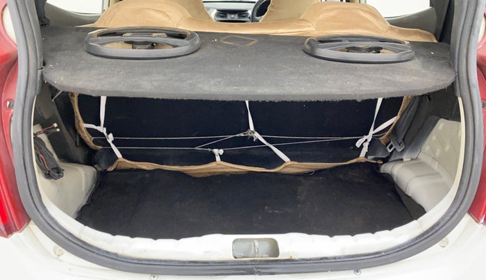 2016 Hyundai Eon ERA +, Petrol, Manual, 1,10,957 km, Boot Inside