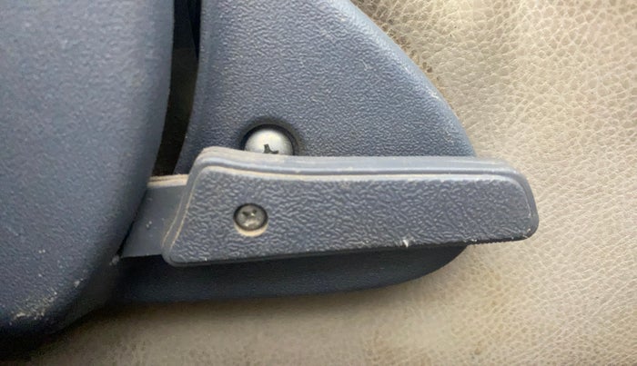 2014 Maruti Alto 800 VXI, Petrol, Manual, 69,527 km, Driver Side Adjustment Panel