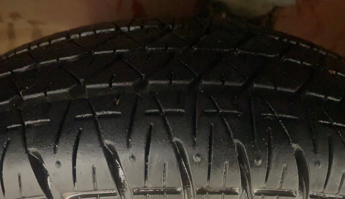 2014 Maruti Alto 800 VXI, Petrol, Manual, 69,527 km, Left Front Tyre Tread