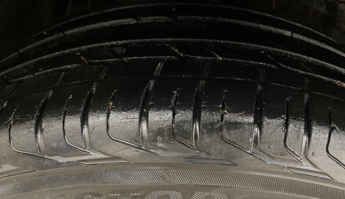 2020 Tata NEXON XM PETROL, Petrol, Manual, 41,269 km, Right Rear Tyre Tread