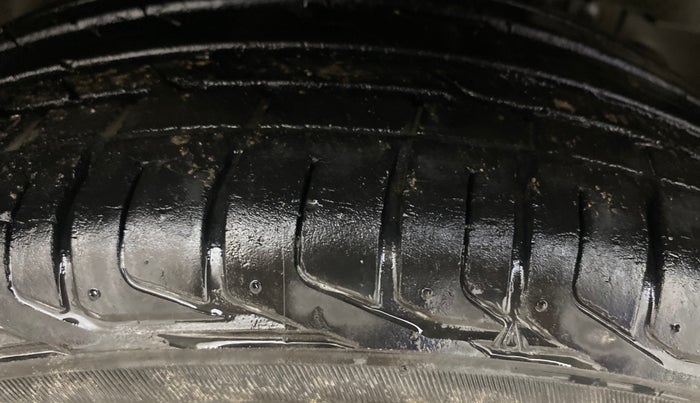 2020 Tata NEXON XM PETROL, Petrol, Manual, 41,269 km, Right Front Tyre Tread