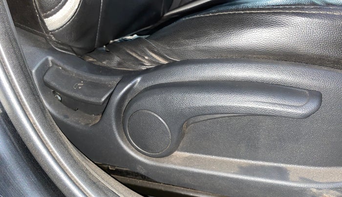 2017 Hyundai i20 Active 1.2 S, Petrol, Manual, 70,419 km, Driver Side Adjustment Panel