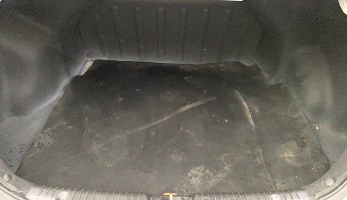 2015 Hyundai Verna FLUIDIC 4S 1.6 VTVT SX, Petrol, Manual, 29,260 km, Boot Inside