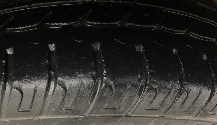 2017 Maruti Wagon R 1.0 VXI (O) AMT, Petrol, Automatic, 19,294 km, Right Front Tyre Tread