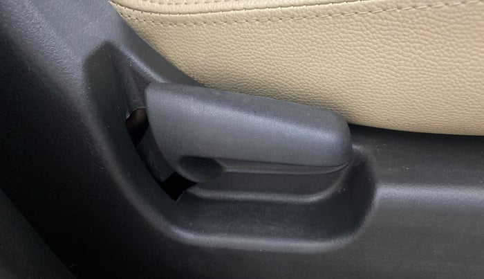 2017 Maruti Wagon R 1.0 VXI (O) AMT, Petrol, Automatic, 19,294 km, Driver Side Adjustment Panel