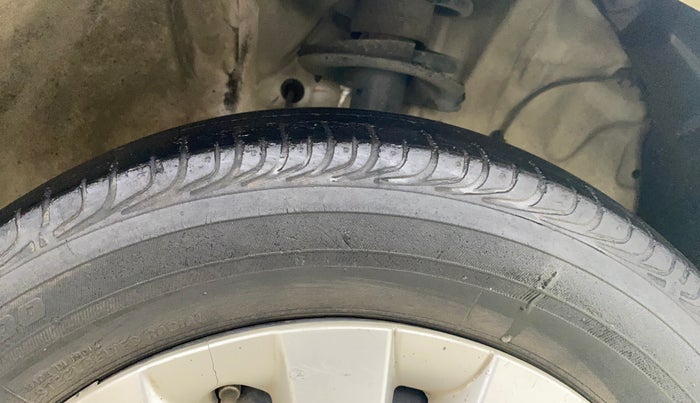 2018 Toyota Etios V PLATINUM, Petrol, Manual, 60,242 km, Right Front Tyre Tread