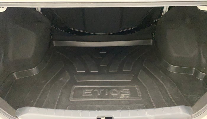 2018 Toyota Etios V PLATINUM, Petrol, Manual, 60,242 km, Boot Inside