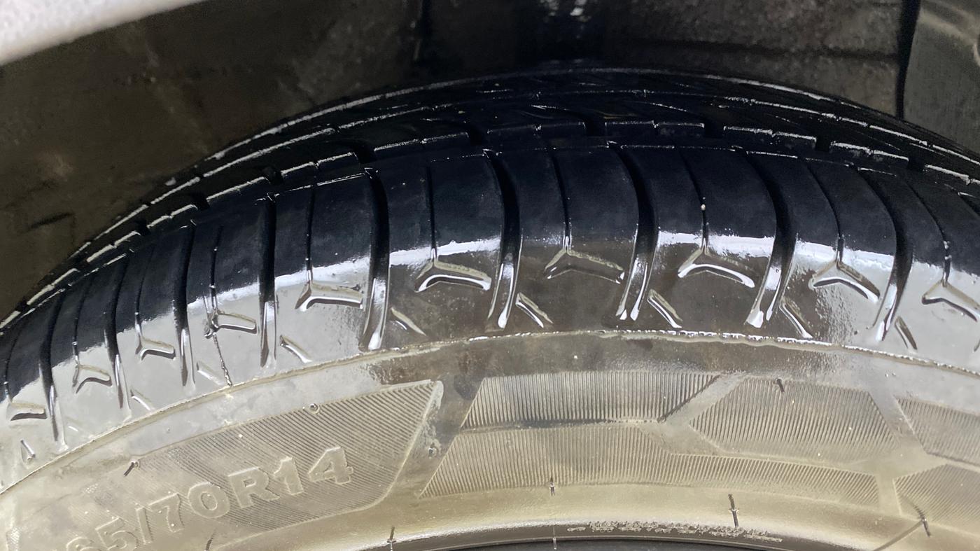 2018 Hyundai Grand i10 SPORTZ (O) 1.2 KAPPA VTVT, Petrol, Manual, 50,140 km, Right Front Tyre Tread