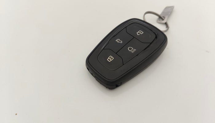 2022 Tata Harrier XZ PLUS 2.0L, Diesel, Manual, 97,048 km, Key Close Up