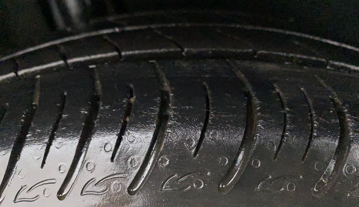2021 Maruti Baleno DELTA PETROL 1.2, Petrol, Manual, 23,454 km, Right Rear Tyre Tread