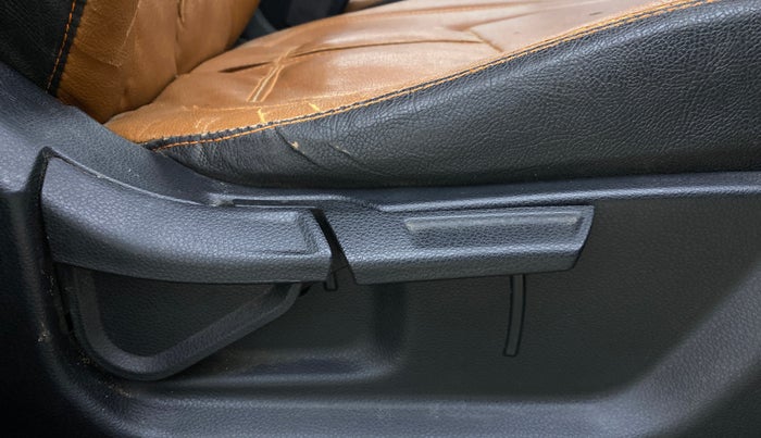 2020 KIA SONET HTK PLUS 1.2, Petrol, Manual, 94,012 km, Driver Side Adjustment Panel