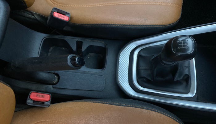 2020 KIA SONET HTK PLUS 1.2, Petrol, Manual, 94,012 km, Gear Lever