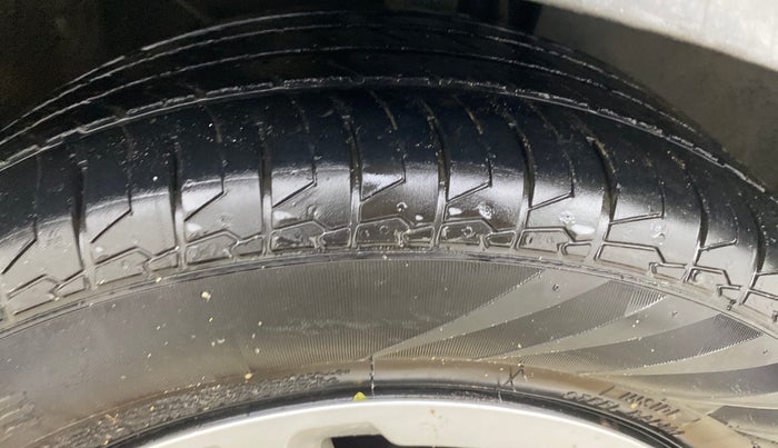 2020 KIA SONET HTK PLUS 1.2, Petrol, Manual, 94,012 km, Right Front Tyre Tread