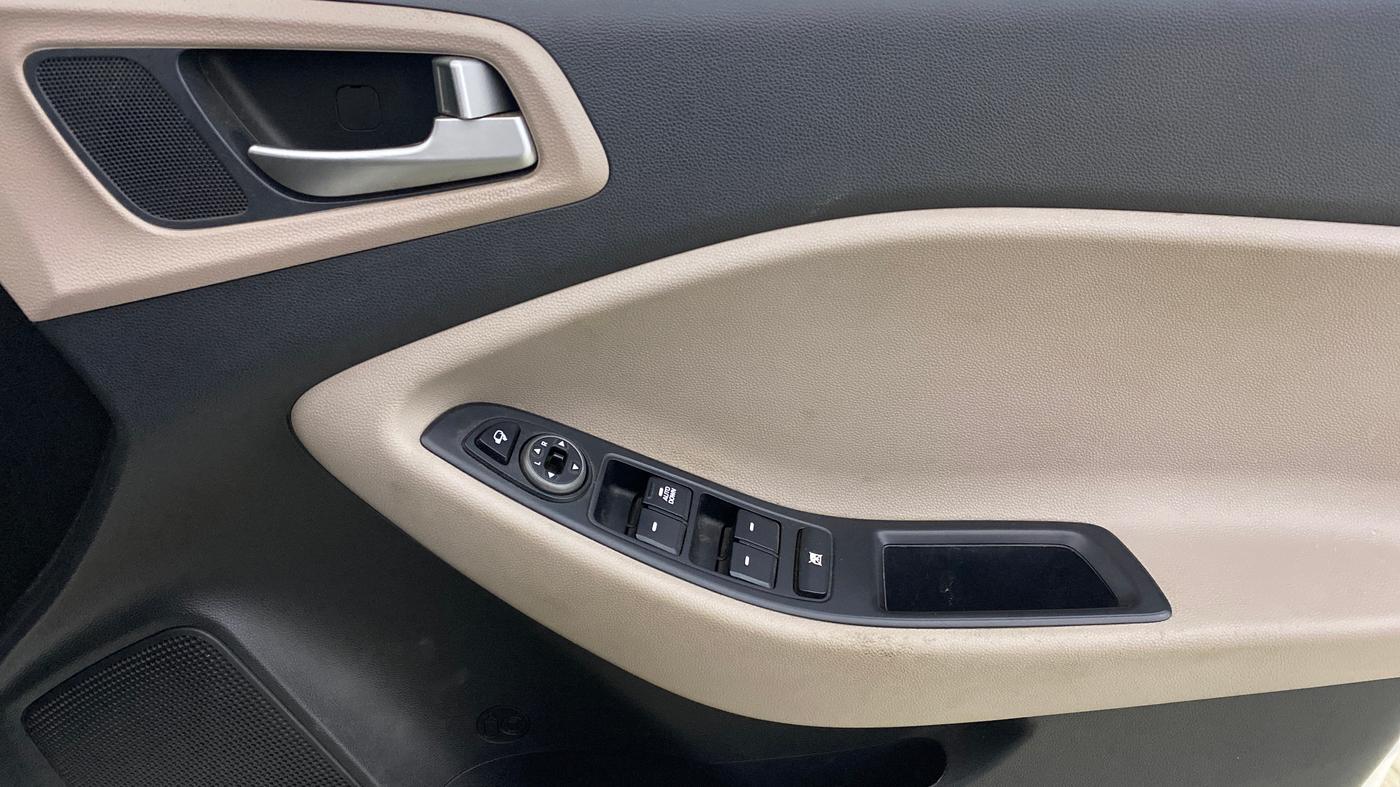 2019 Hyundai Elite i20 SPORTZ PLUS  1.2 CVT, Petrol, Automatic, 25,846 km, Driver Side Door Panels Control