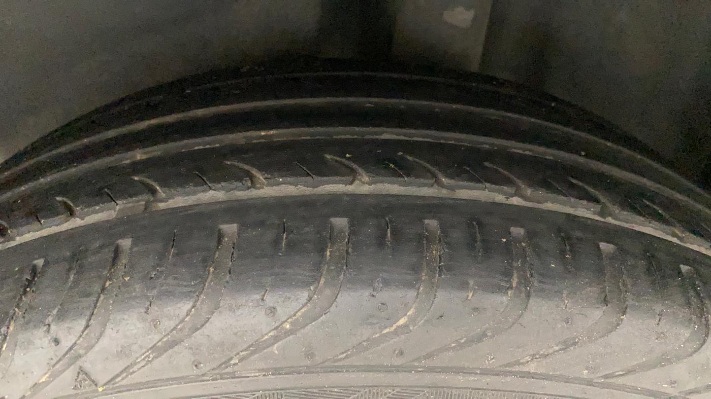 2018 Volkswagen Ameo COMFORTLINE 1.0L, Petrol, Manual, 50,090 km, Left Rear Tyre Tread