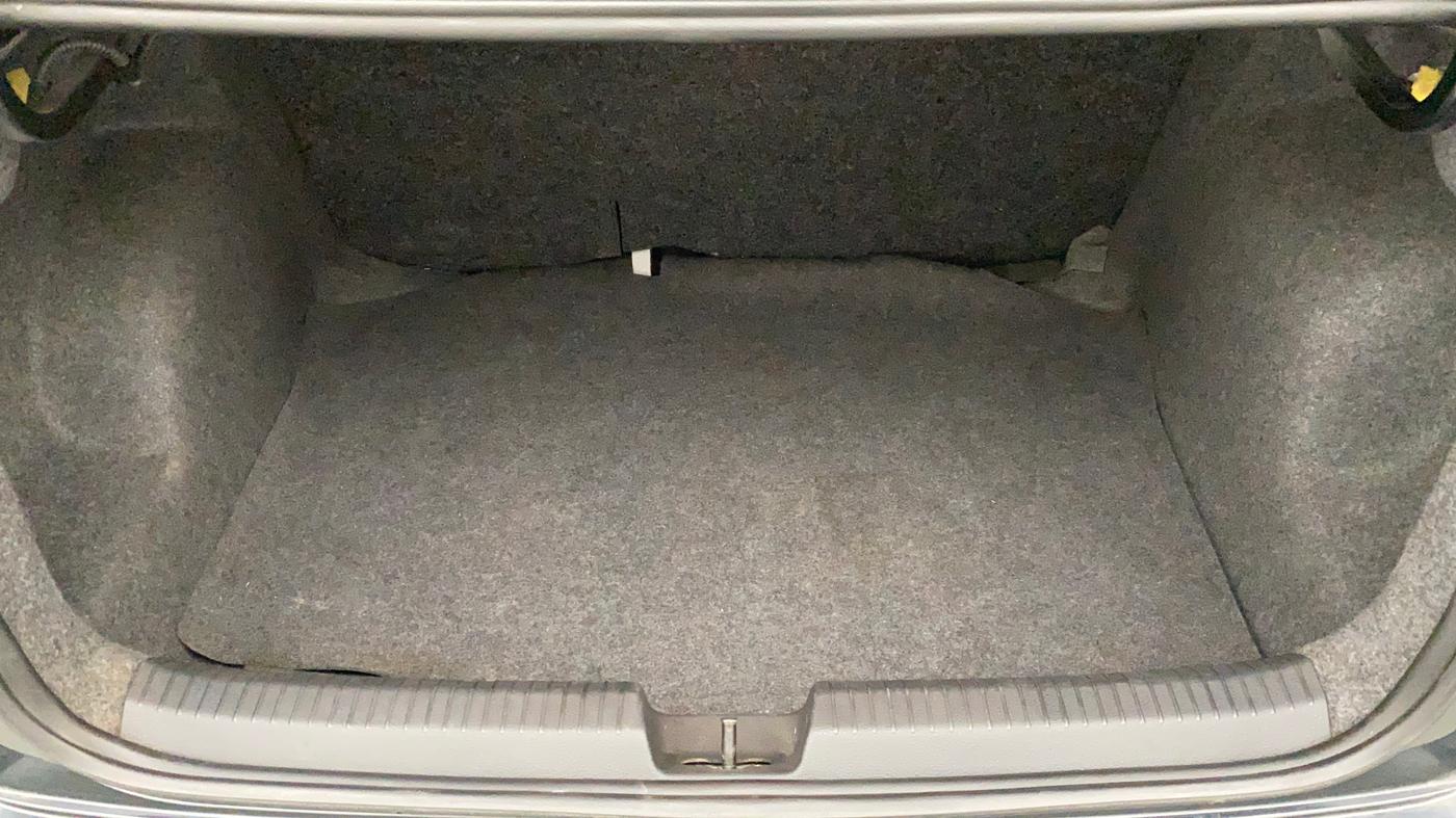 2018 Volkswagen Ameo COMFORTLINE 1.0L, Petrol, Manual, 50,090 km, Boot Inside