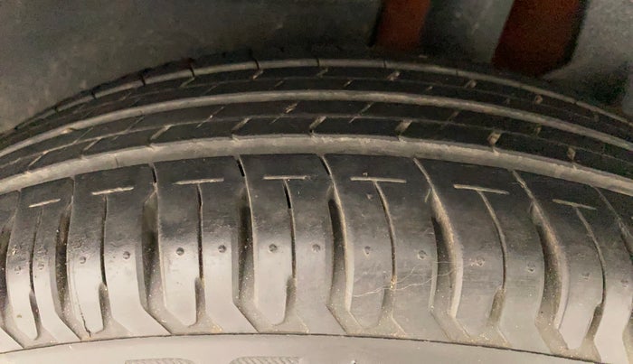 2017 Maruti Dzire VXI, Petrol, Manual, 14,144 km, Left Rear Tyre Tread