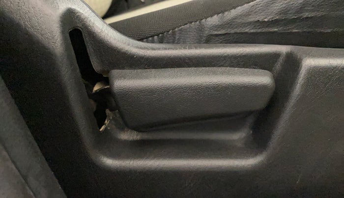 2021 Maruti Alto LXI CNG, CNG, Manual, 73,601 km, Driver Side Adjustment Panel