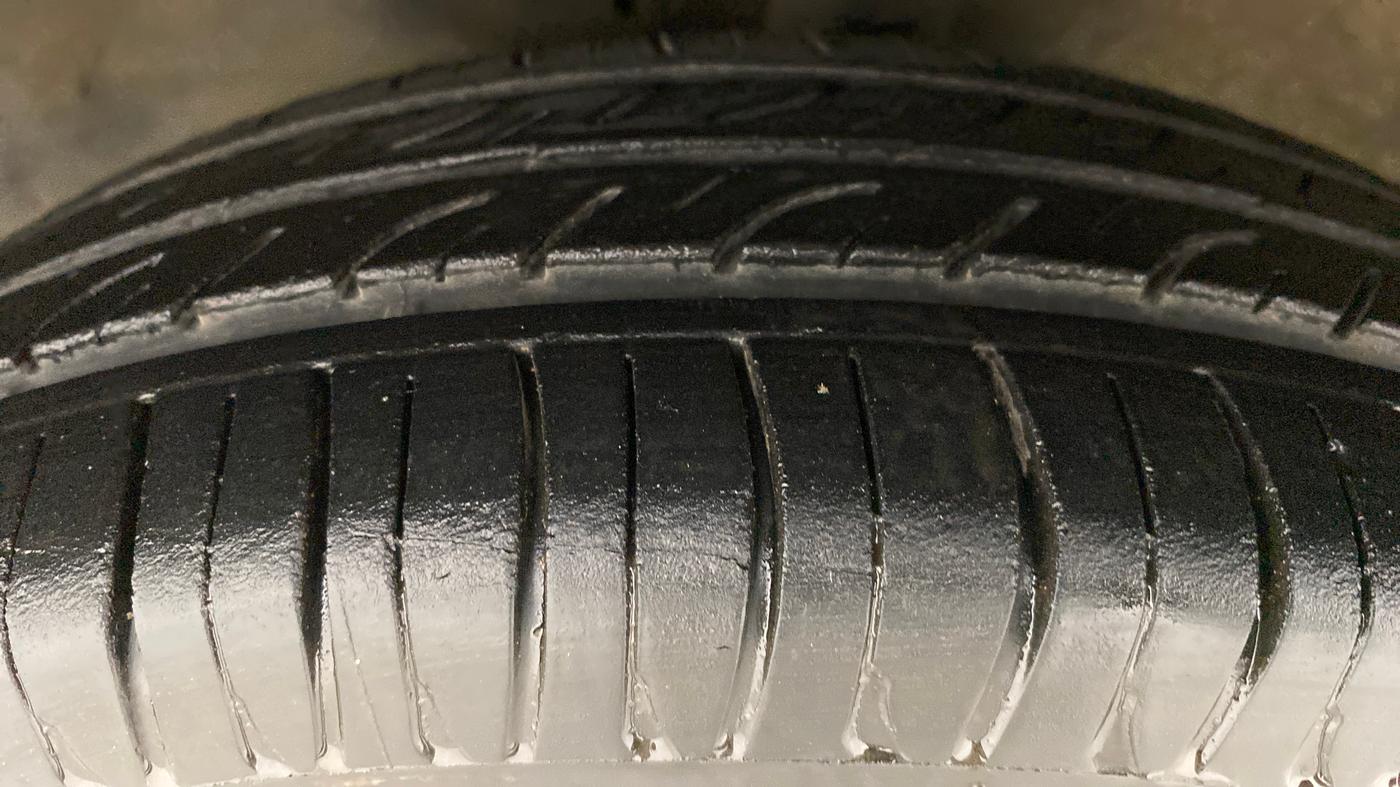 2011 Hyundai Santro Xing GL PLUS, Petrol, Manual, 59,672 km, Left Front Tyre Tread