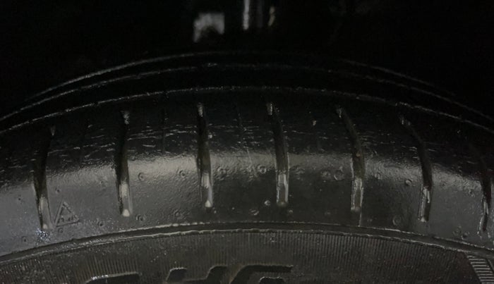 2021 Maruti Baleno ALPHA CVT PETROL 1.2, Petrol, Automatic, 38,092 km, Left Front Tyre Tread