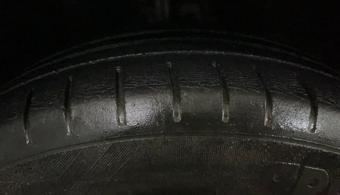 2021 Maruti Baleno ALPHA CVT PETROL 1.2, Petrol, Automatic, 38,092 km, Right Front Tyre Tread