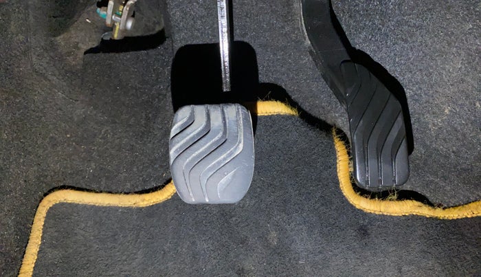 2017 Renault Kwid RXT 1.0 AMT (O), Petrol, Automatic, 59,126 km, Pedals