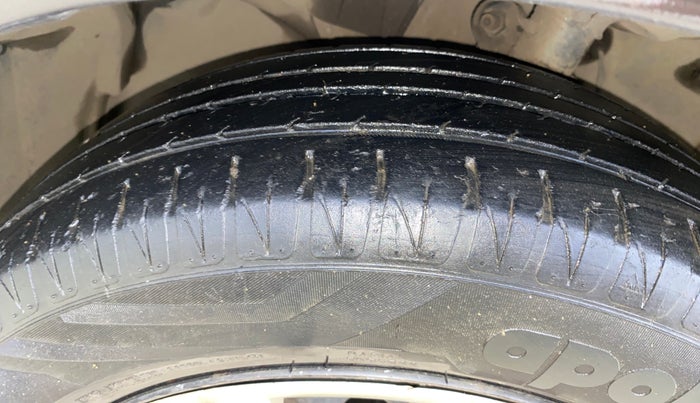 2015 Honda City 1.5L I-DTEC SV, Diesel, Manual, 1,36,584 km, Left Front Tyre Tread