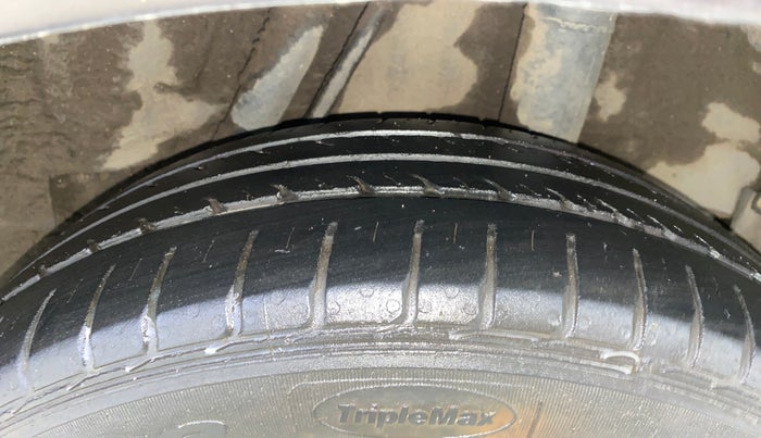 2015 Honda City 1.5L I-DTEC SV, Diesel, Manual, 1,36,584 km, Left Rear Tyre Tread