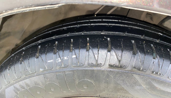 2015 Honda City 1.5L I-DTEC SV, Diesel, Manual, 1,36,584 km, Right Front Tyre Tread